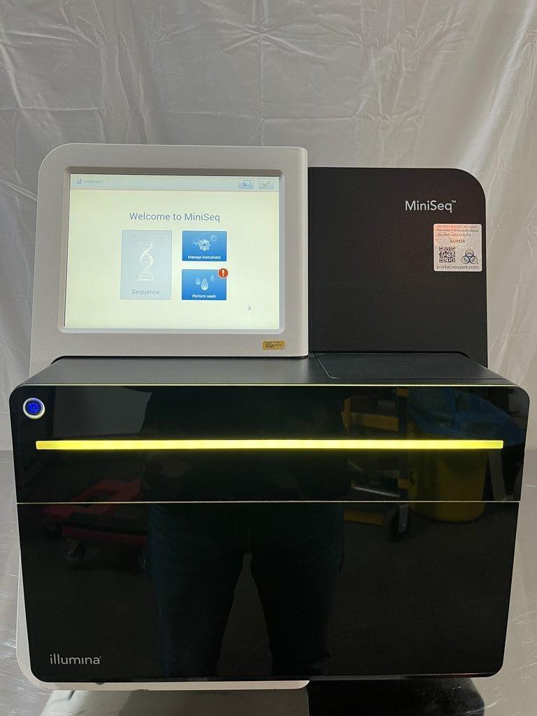 Illumina MiniSeq Sequencer Molecular Biology DNA Sequencing Lab Equipment